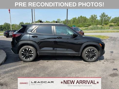 Used 2022 Chevrolet TrailBlazer LT w/ Convenience Package AWD/4WD image 6