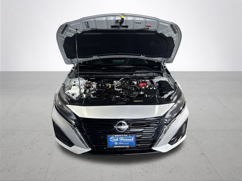 Used 2024 Nissan Altima 2.5 SV AWD/4WD image 21