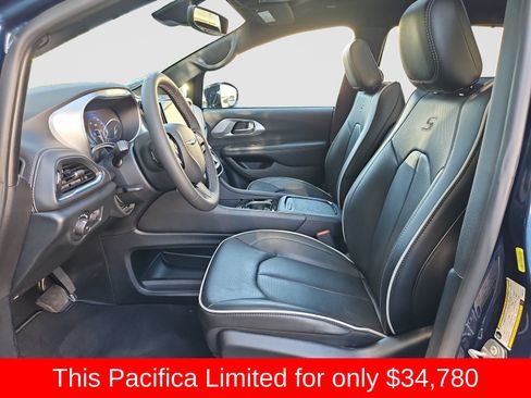 Used 2025 Chrysler Pacifica Limited FWD image 22
