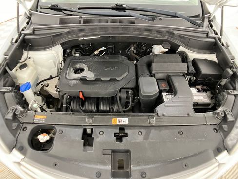 Used 2017 Hyundai Santa Fe Sport image 29