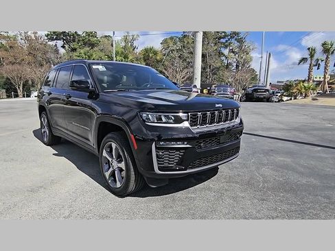 New 2026 Jeep Grand Cherokee L Limited w/ Luxury Tech Group II RWD image 37