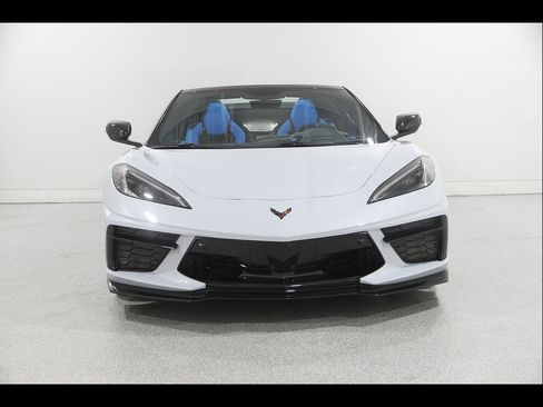 Used 2023 Chevrolet Corvette Stingray Premium Conv w/ Z51 Performance Package RWD image 3
