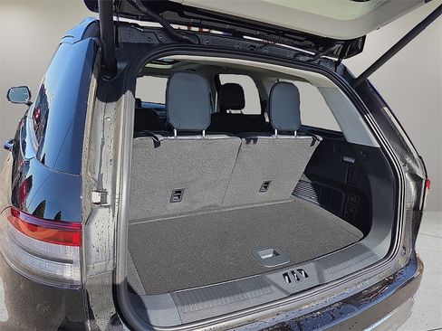 New 2026 Lincoln Aviator Reserve image 8