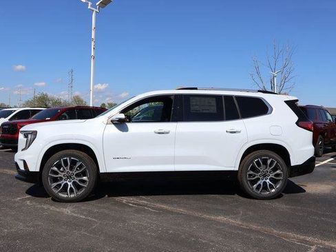 New 2026 GMC Acadia Denali Ultimate AWD/4WD image 4