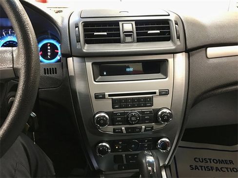 Used 2010 Ford Fusion SE image 4