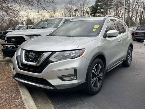 Used 2018 Nissan Rogue SL image 1