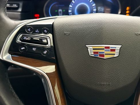 Used 2020 Cadillac Escalade Luxury w/ LPO, Radiant Package AWD/4WD image 11