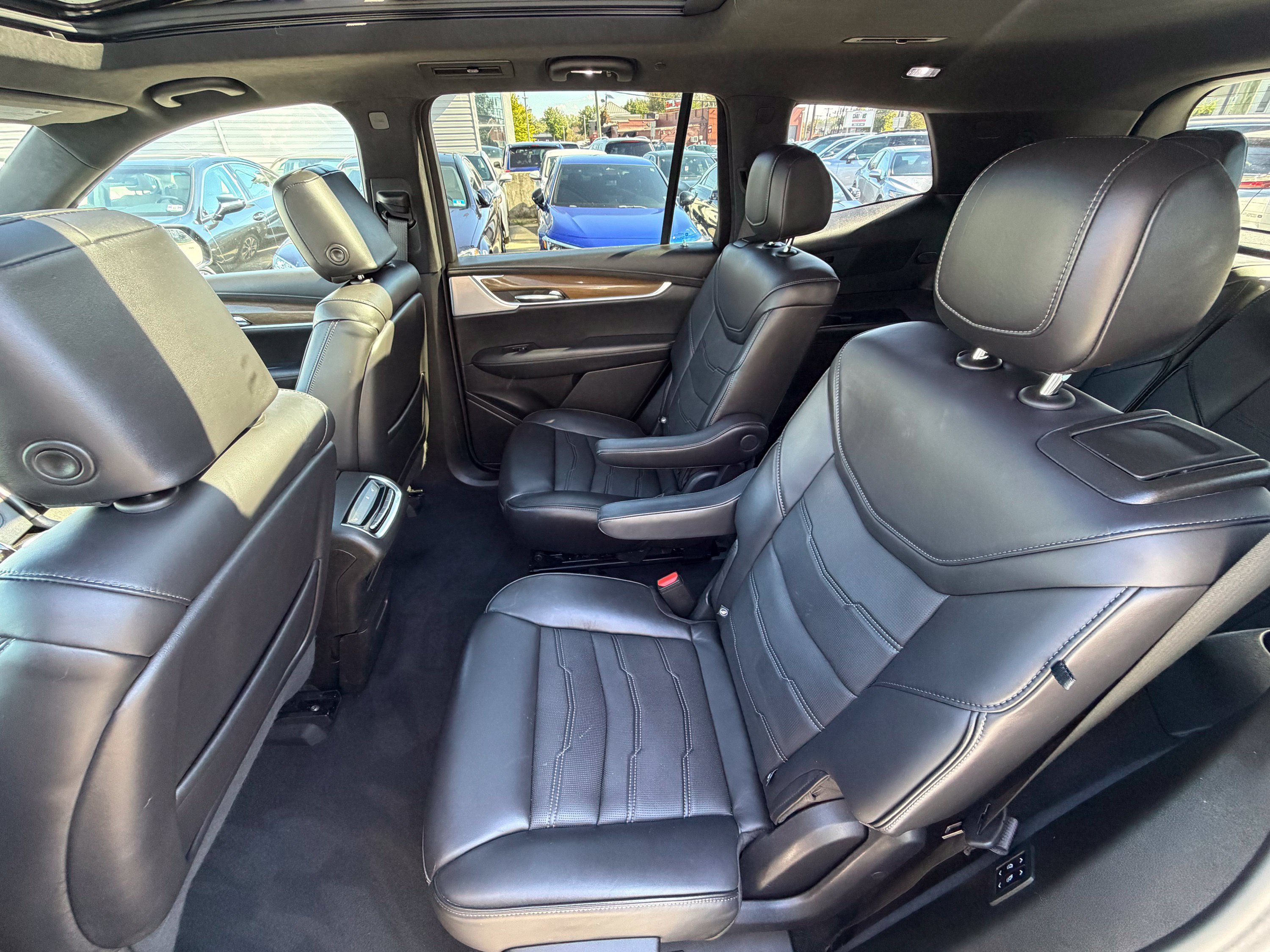Used 2023 Cadillac XT6 Premium Luxury w/ Platinum Package AWD/4WD image 20