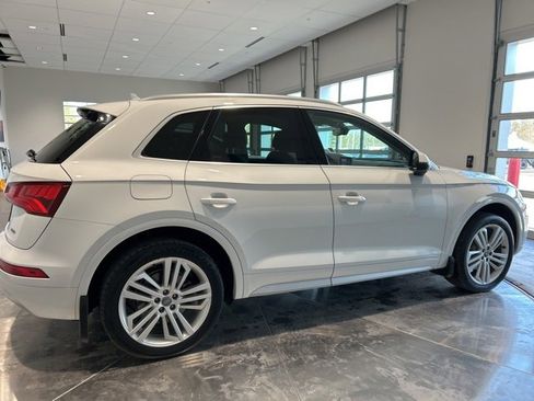 Used 2019 Audi Q5 2.0T Premium Plus w/ Premium Plus Package image 9