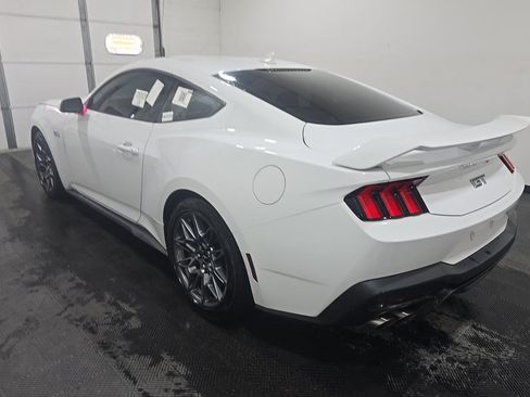 Used 2025 Ford Mustang GT Premium w/ GT Performance Package RWD image 6