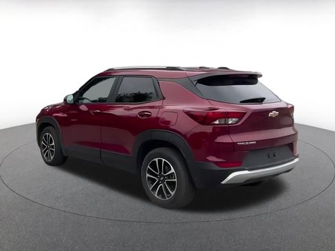 Used 2025 Chevrolet TrailBlazer LT image 4