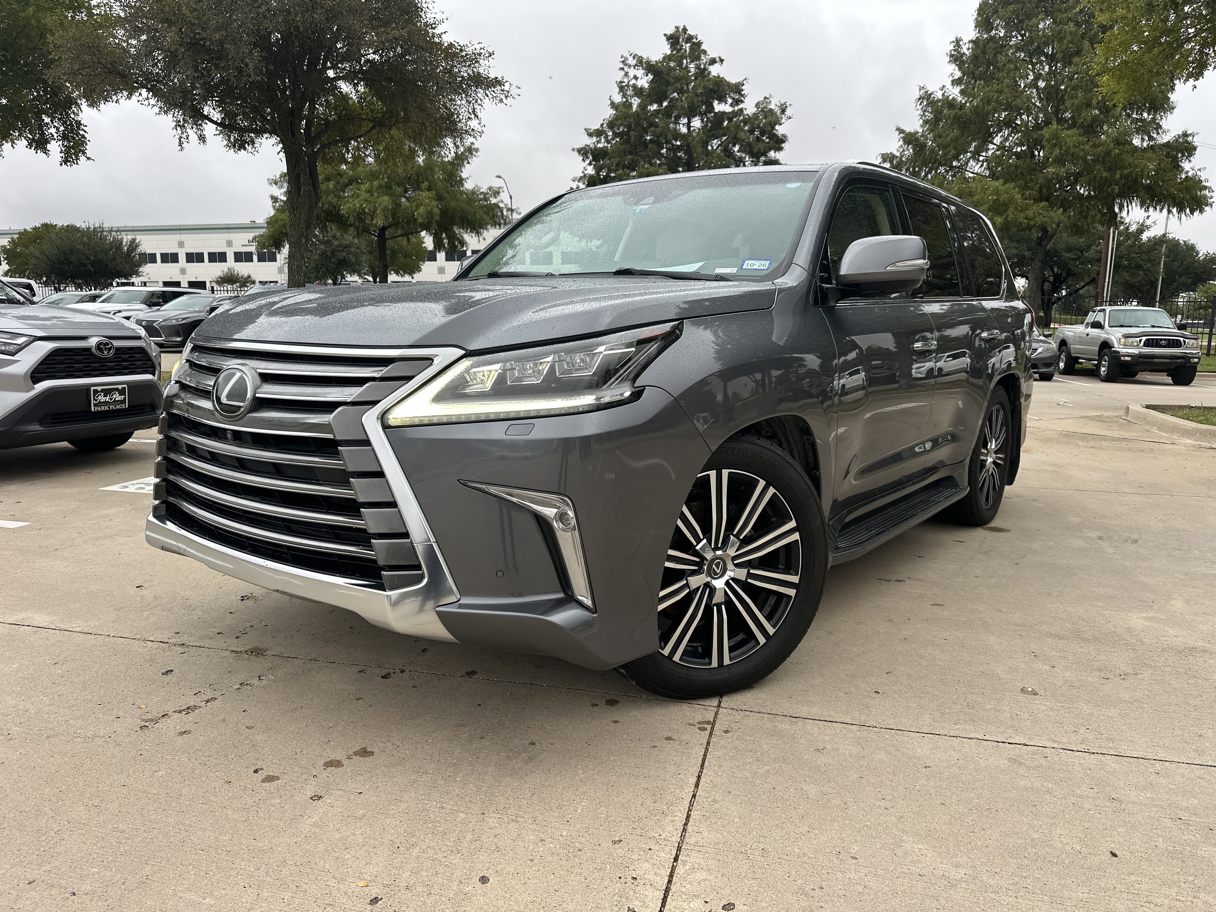 Used 2018 Lexus LX 570 4WD w/ Luxury Package image 1