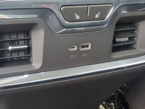 New 2025 GMC Sierra 2500 Denali w/ Denali Reserve Package image 22