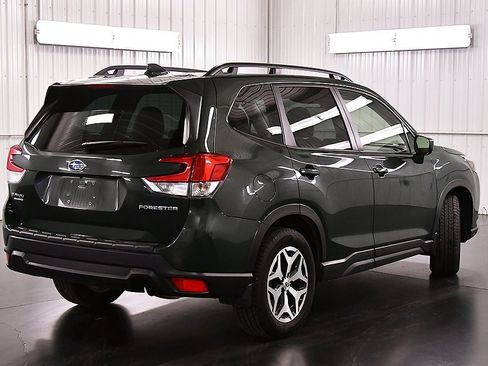 Used 2023 Subaru Forester Premium image 7
