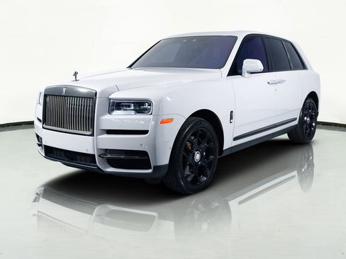 Used 2024 Rolls-Royce Cullinan Black Badge image 22