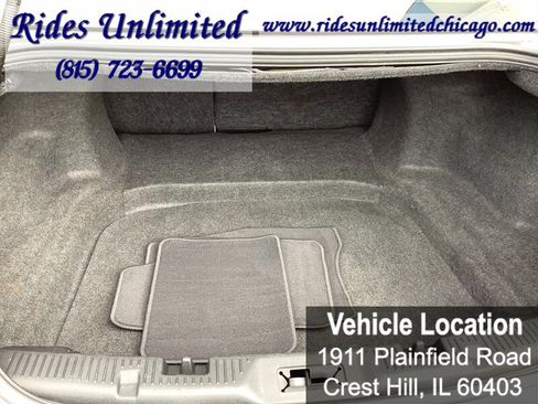 Used 2011 Ford Taurus Limited FWD image 32