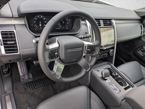 New 2026 Land Rover Discovery Limited Edition image 3