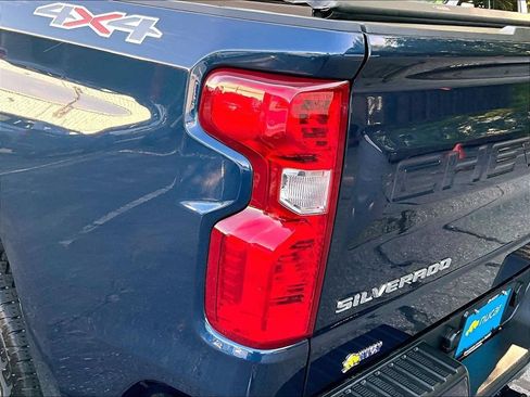 Used 2023 Chevrolet Silverado 1500 Custom AWD/4WD image 32