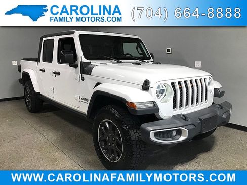 Used 2020 Jeep Gladiator Overland AWD/4WD image 1