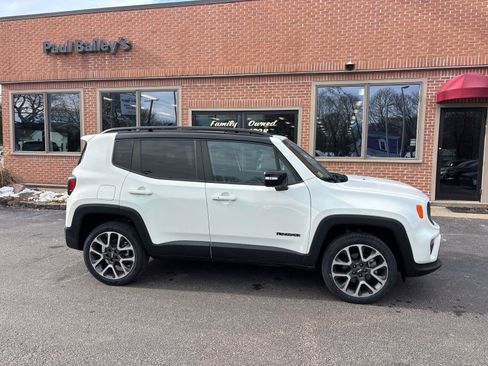 Used 2022 Jeep Renegade Limited w/ Sun, Sound & Wheels Group image 29