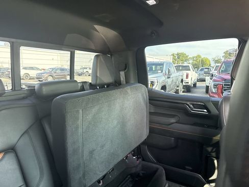 Used 2022 GMC Sierra 1500 AT4 w/ AT4 Preferred Package AWD/4WD image 14
