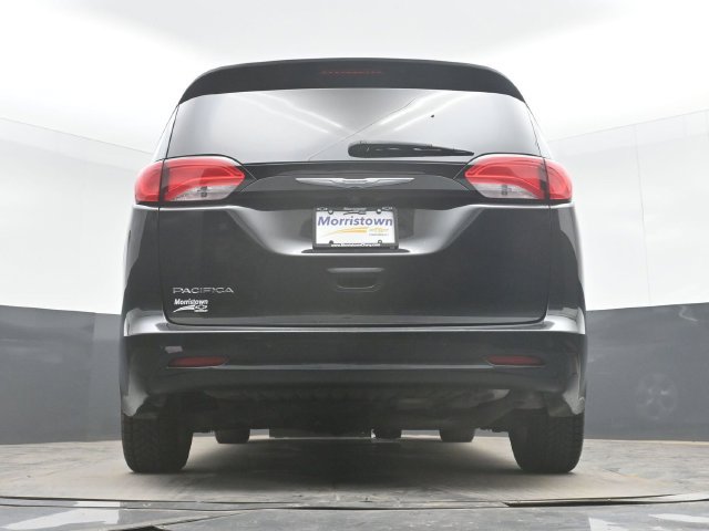 Used 2017 Chrysler Pacifica LX w/ Tire & Wheel Group FWD image 46
