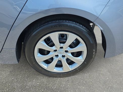 Used 2025 Toyota Corolla LE FWD image 30