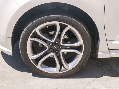 Used 2014 Ford Edge Sport w/ Driver Entry Package AWD/4WD image 5