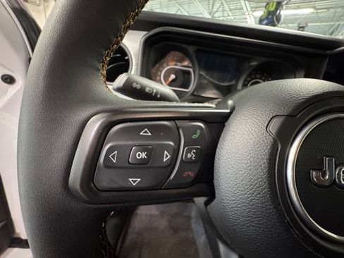 Used 2024 Jeep Wrangler Unlimited Sport AWD/4WD image 18