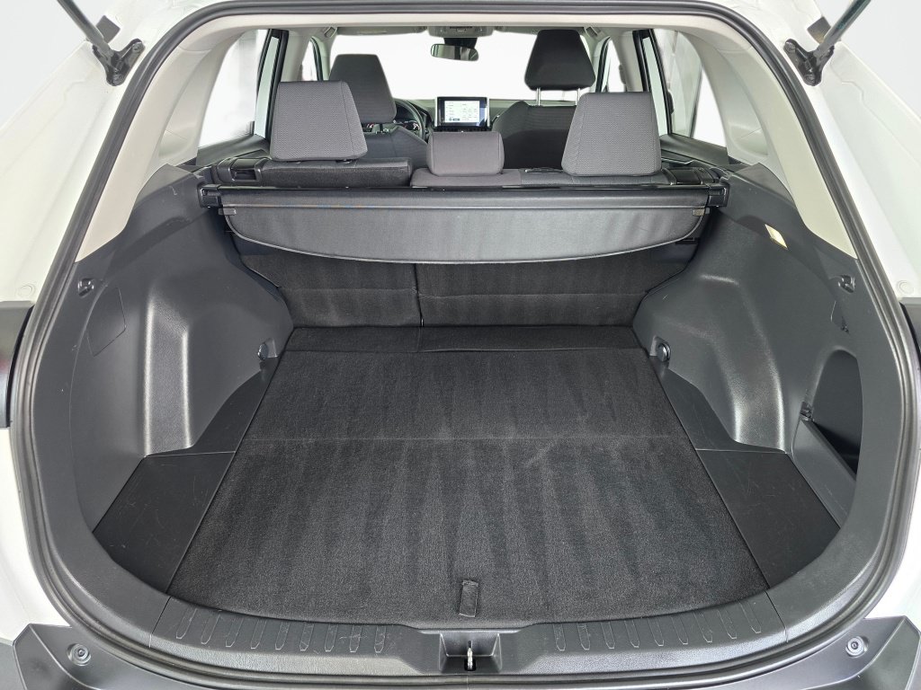 Used 2025 Toyota RAV4 XLE AWD/4WD image 16