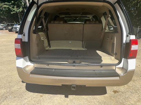 Used 2013 Ford Expedition EL XLT image 9