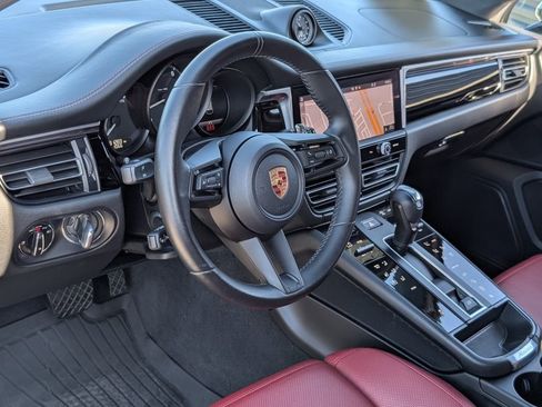 Used 2023 Porsche Macan image 4