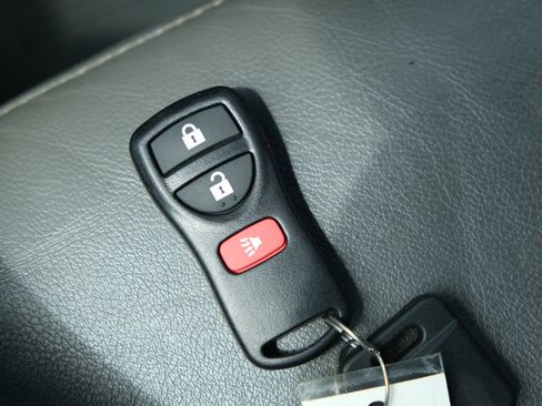 Used 2019 Nissan Frontier SL image 40