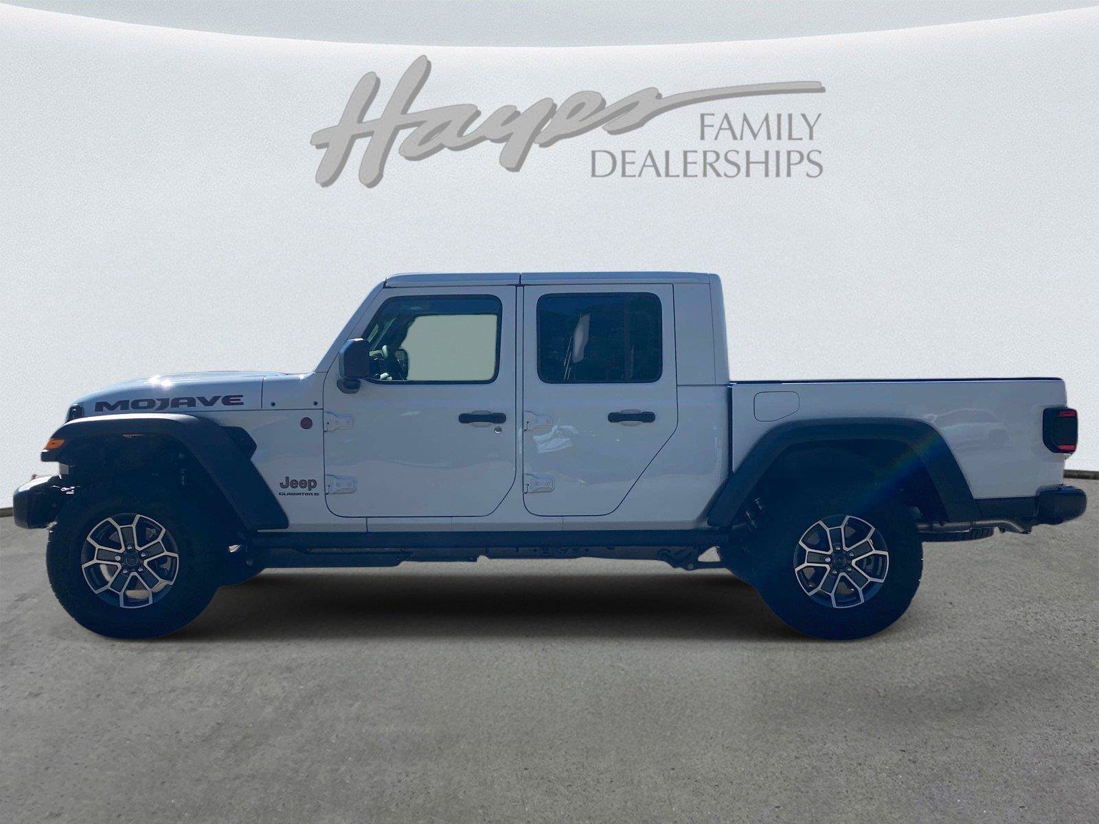 Used 2026 Jeep Gladiator Mojave AWD/4WD image 7