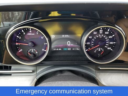 Used 2024 Kia Carnival EX image 20