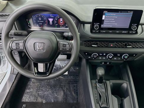 Used 2025 Honda Accord SE image 12