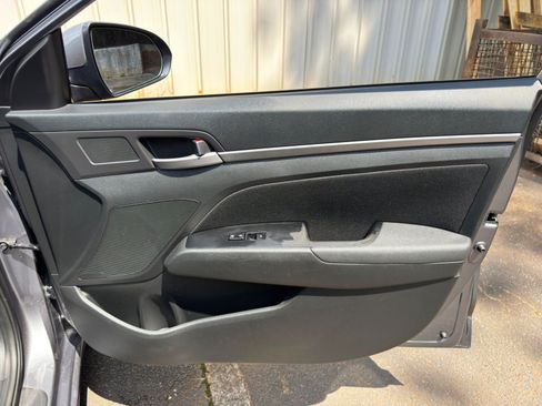 Used 2018 Hyundai Elantra SEL FWD image 35