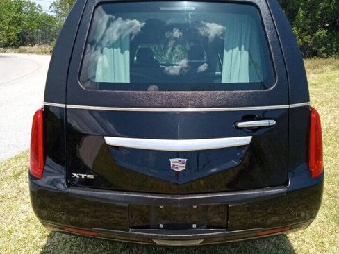 Used 2017 Cadillac XTS image 4