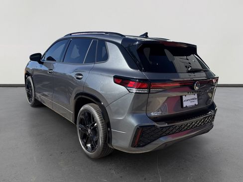 New 2026 Volkswagen Tiguan SE R-Line image 4