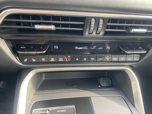 Certified 2025 MAZDA CX-70 Plug-In Hybrid w/ Premium Plus image 24