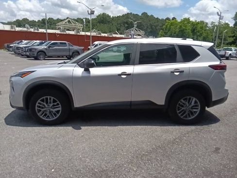 Used 2024 Nissan Rogue S AWD/4WD image 6