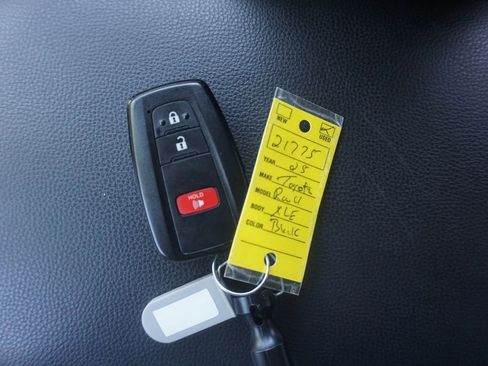 Certified 2025 Toyota RAV4 XLE AWD/4WD image 29