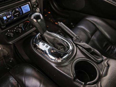 Used 2001 Chrysler Prowler Base image 22