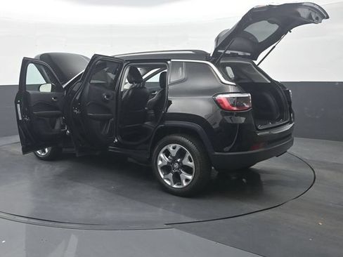 Used 2021 Jeep Compass Limited w/ Sun and Sound Group AWD/4WD image 39
