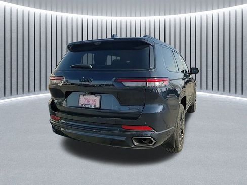 Used 2023 Jeep Grand Cherokee L Summit image 3