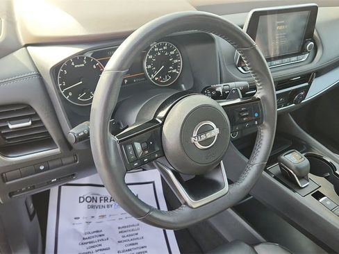 Used 2023 Nissan Rogue SV w/ SV Premium Package image 18