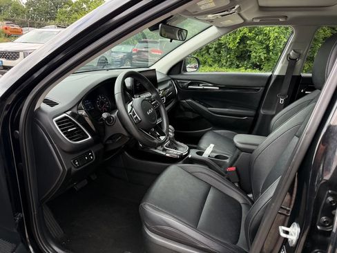 Used 2023 Kia Seltos EX AWD/4WD image 8