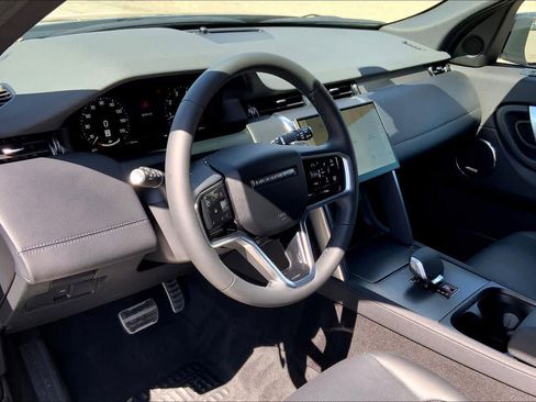 New 2025 Land Rover Discovery Sport Dynamic SE image 8