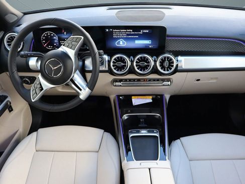 New 2025 Mercedes-Benz GLB 250 image 29