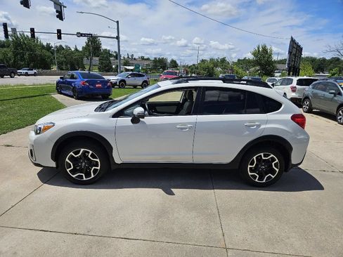 Used 2016 Subaru Crosstrek 2.0i Limited AWD/4WD image 4